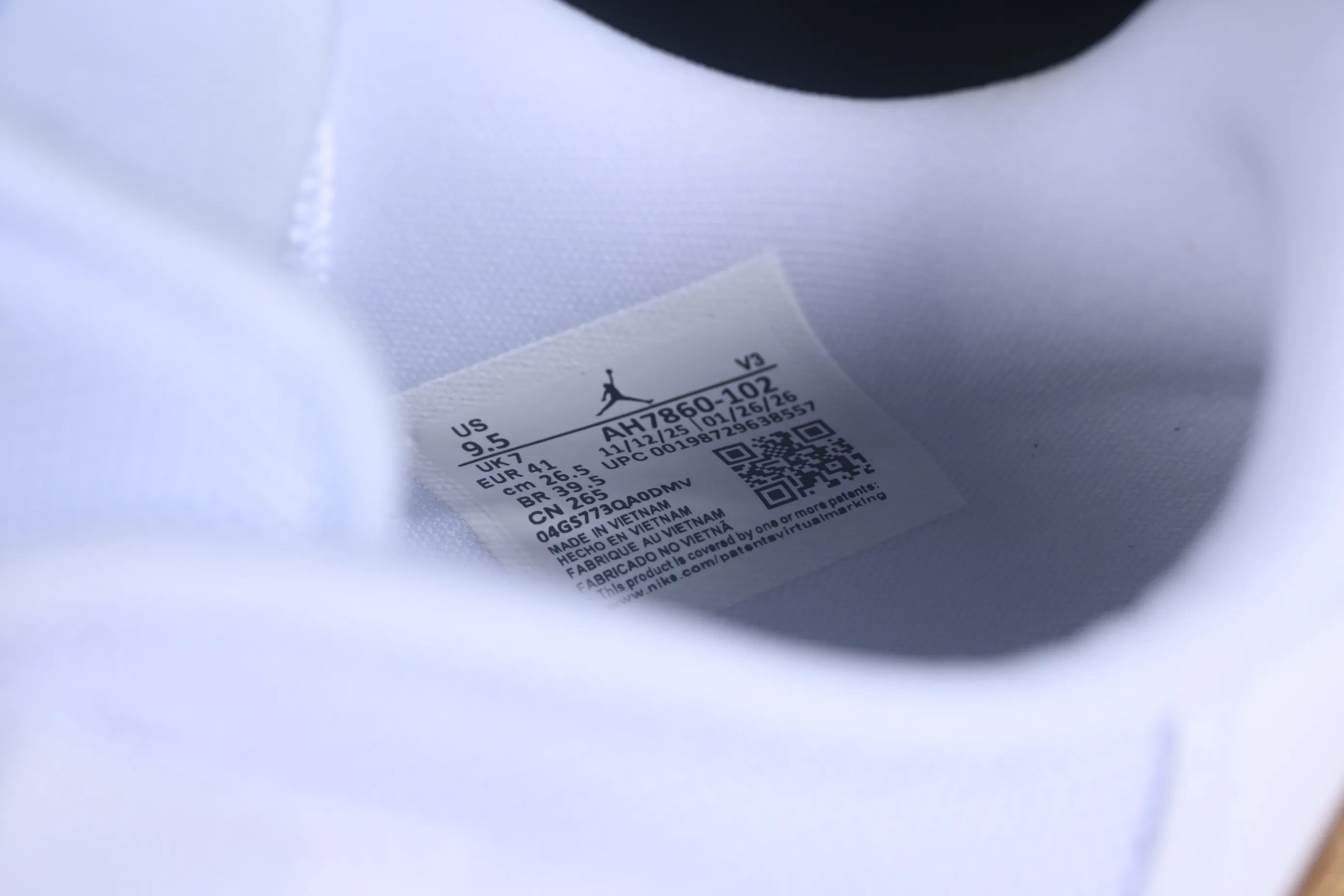 All categories Air Jordan Jordan series basketball shoes Air Jordan 11 F version Air Jordan 11 Low "Metallic Gold" AJ11 Joe 11 Platinum AH7860-102